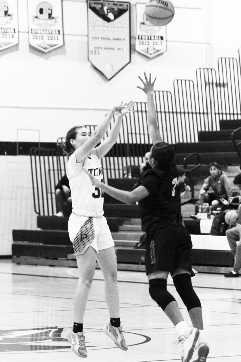 Sophomore Raya Halonen shoots from the
freethrow line after getting fouled.
