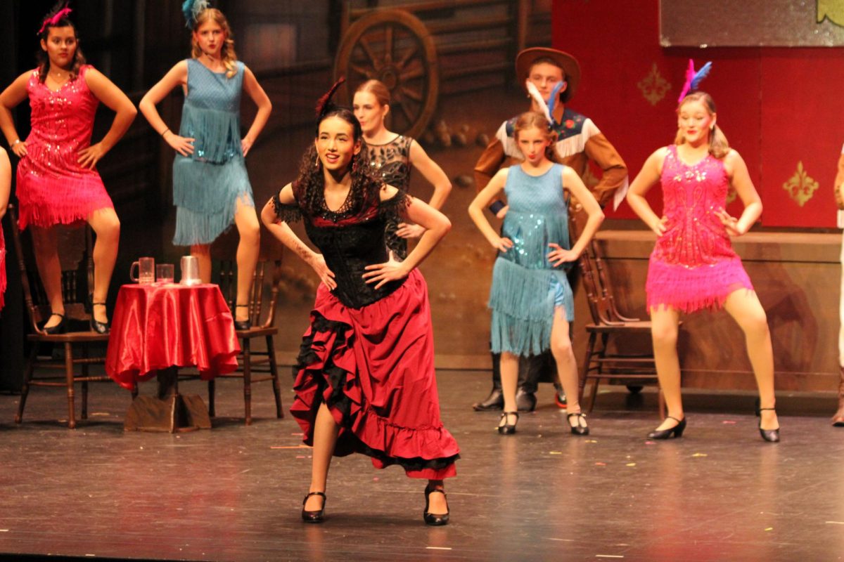 Senior Sophia Simon, Ensemble